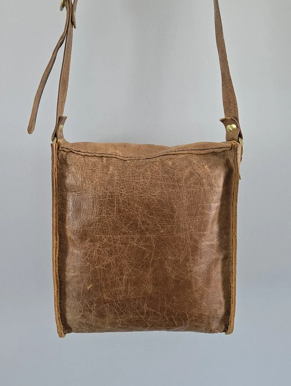 Vintage Ranch Style Branded Tan Leather Adjustable Buckle Strap Crossbody Bag
